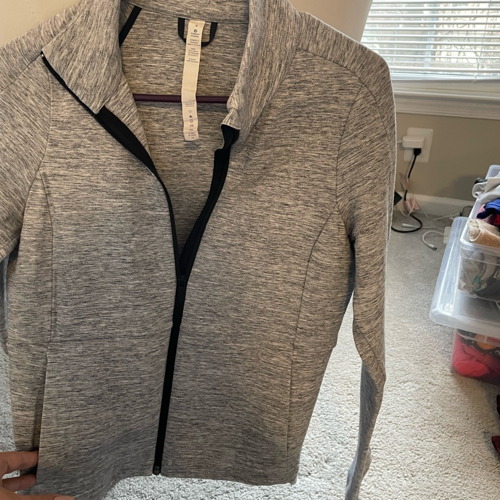 Lululemon Structured Versatile Zip Up, Grey Size 6 - image 8